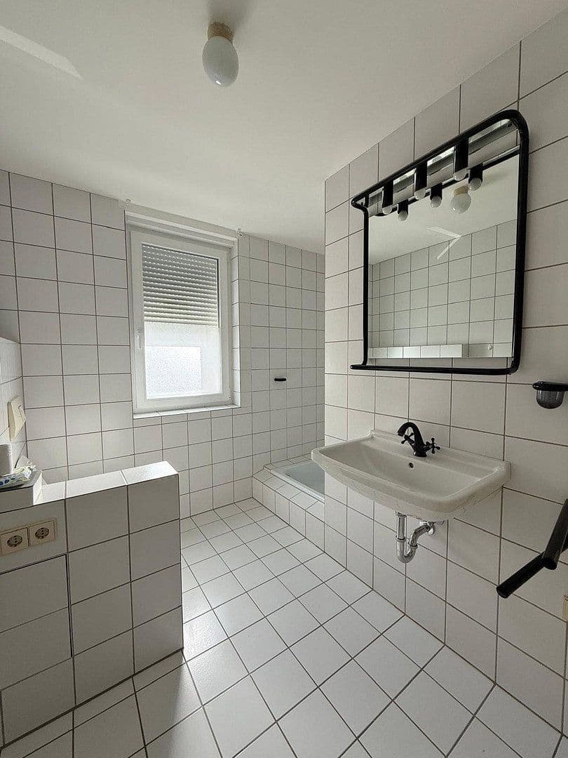 Prenájom bytu 2-izbový 66 m², Mendelssohnstr. 102, Koblenz, Porýnie-Falcko Prenájom bytu 2-izbový 66 m², Mendelssohnstr. 102, Koblenz, Porýnie-Falcko