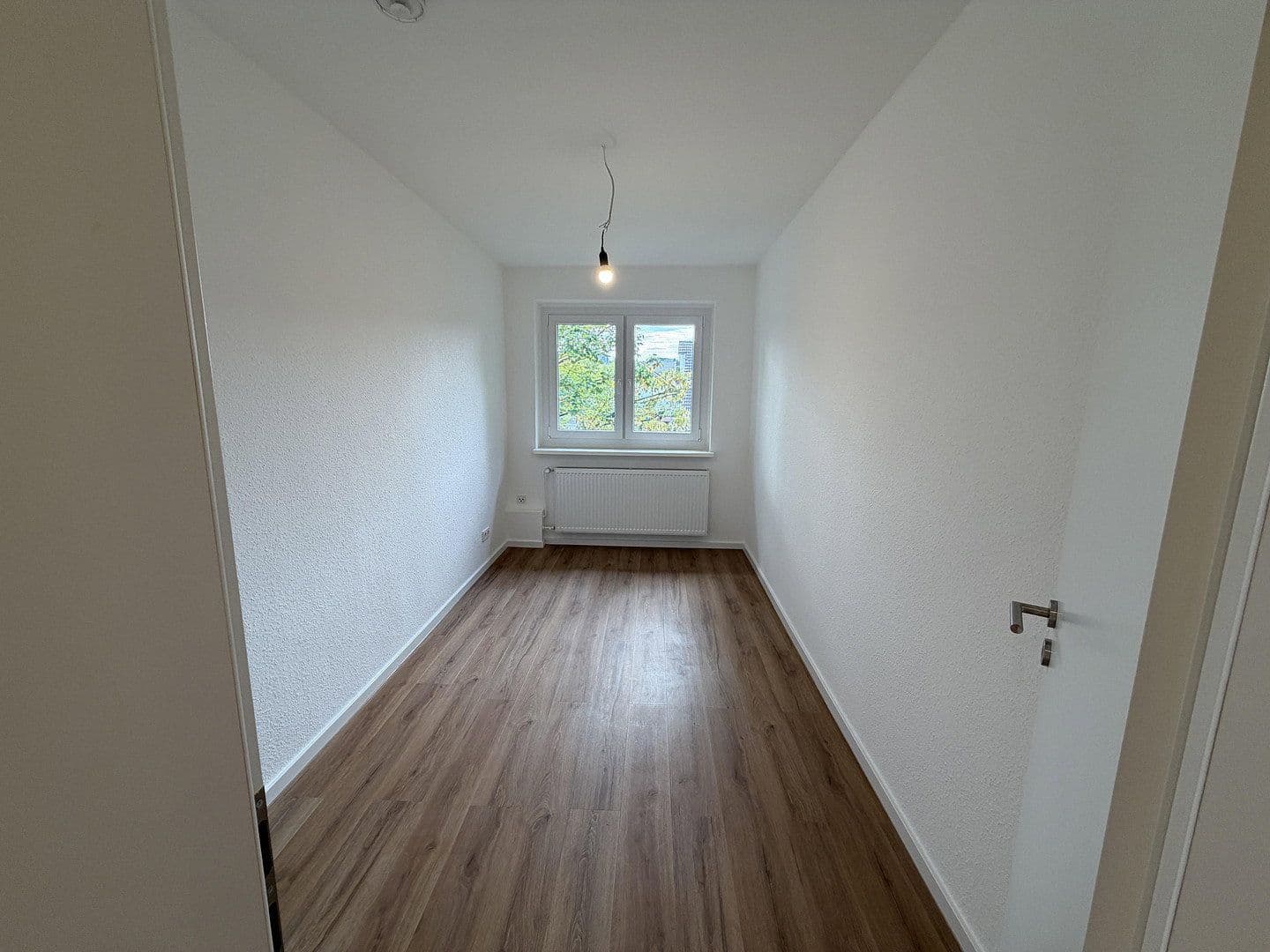 Prenájom bytu 4-izbový 70 m², Schiefersteinstraße 20, Wiesbaden, Hesensko Prenájom bytu 4-izbový 70 m², Schiefersteinstraße 20, Wiesbaden, Hesensko
