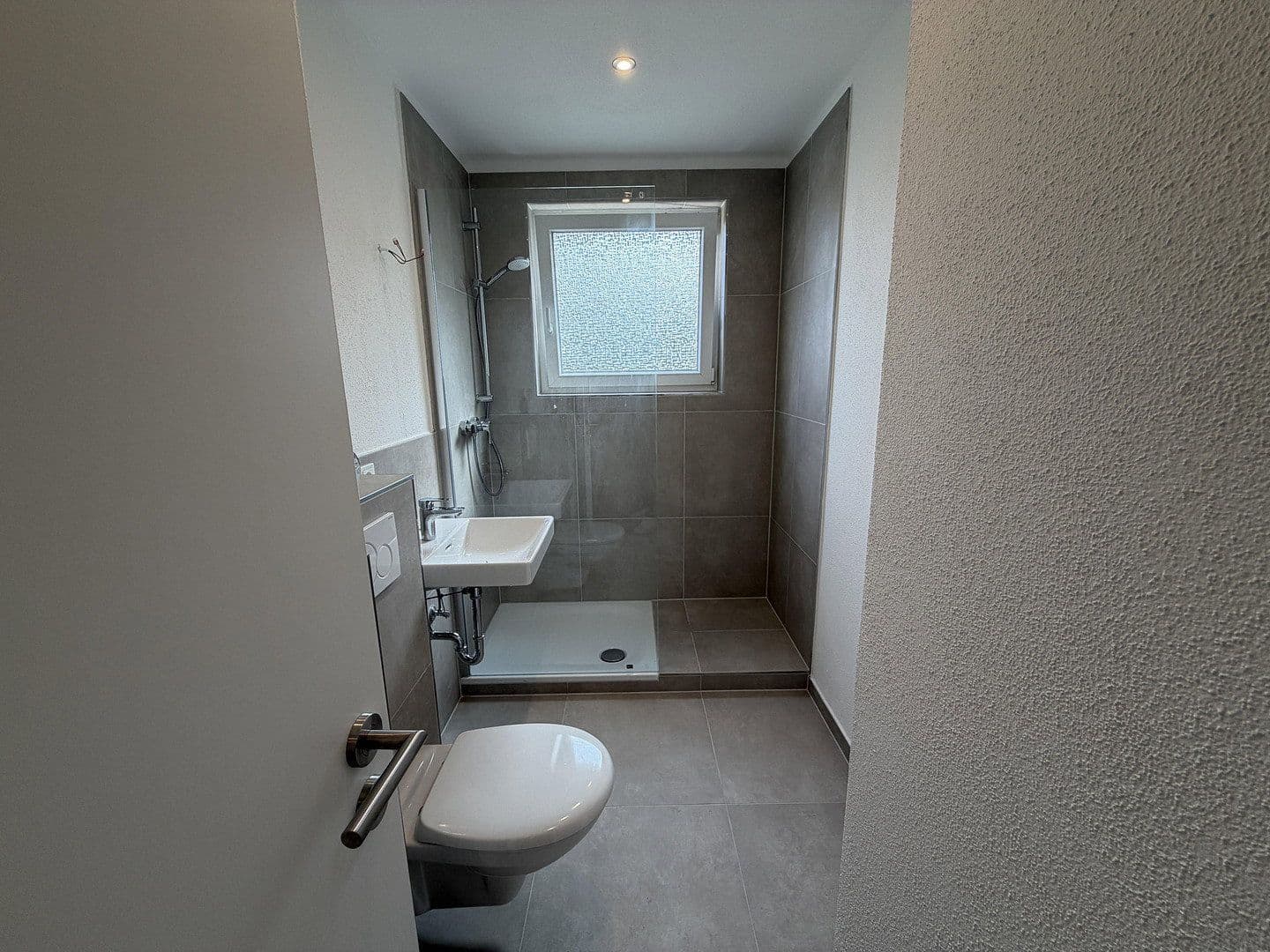 Prenájom bytu 4-izbový 70 m², Schiefersteinstraße 20, Wiesbaden, Hesensko Prenájom bytu 4-izbový 70 m², Schiefersteinstraße 20, Wiesbaden, Hesensko