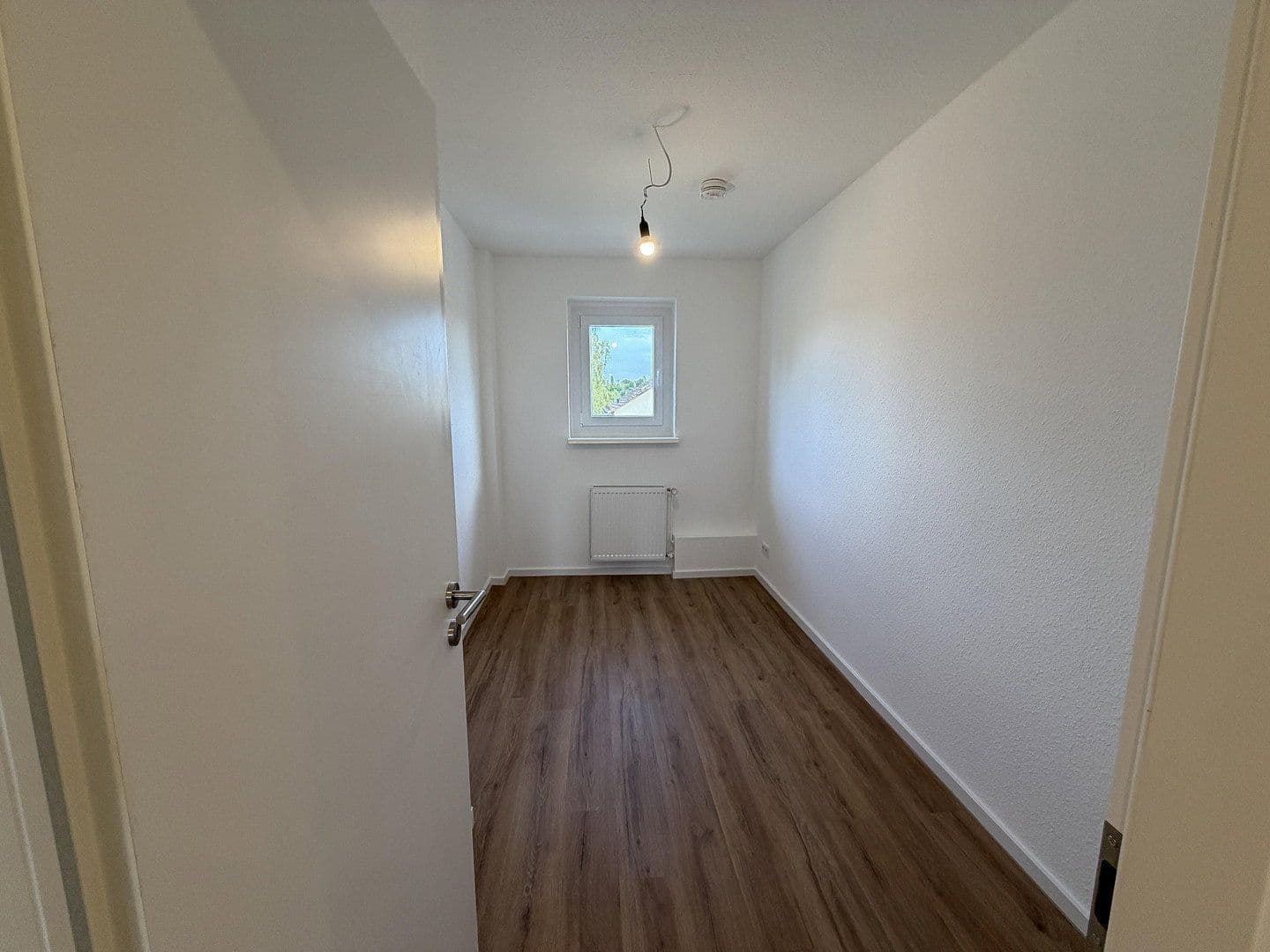 Prenájom bytu 4-izbový 70 m², Schiefersteinstraße 20, Wiesbaden, Hesensko Prenájom bytu 4-izbový 70 m², Schiefersteinstraße 20, Wiesbaden, Hesensko