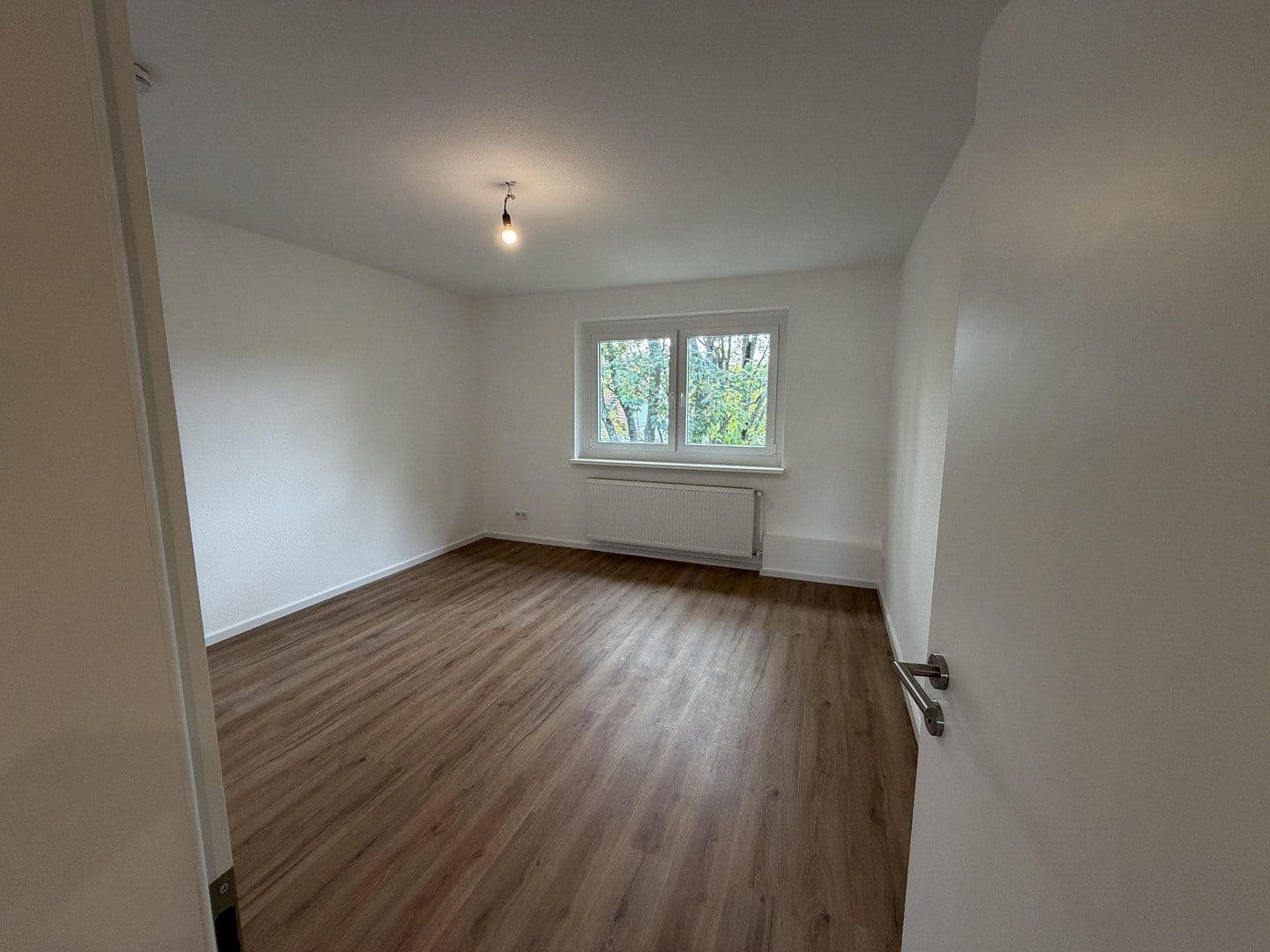 Prenájom bytu 4-izbový 70 m², Schiefersteinstraße 20, Wiesbaden, Hesensko Prenájom bytu 4-izbový 70 m², Schiefersteinstraße 20, Wiesbaden, Hesensko