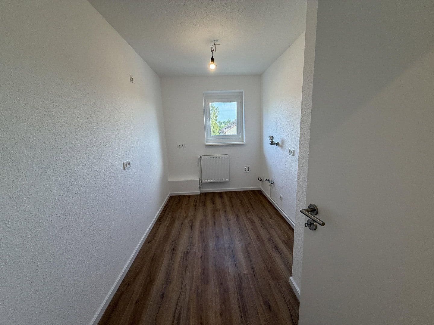 Prenájom bytu 4-izbový 70 m², Schiefersteinstraße 20, Wiesbaden, Hesensko Prenájom bytu 4-izbový 70 m², Schiefersteinstraße 20, Wiesbaden, Hesensko