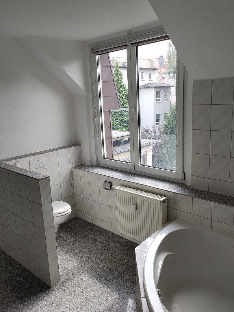Prenájom bytu 5-izbový 144 m², Martinistr. 3, Osnabrück, Dolné Sasko Prenájom bytu 5-izbový 144 m², Martinistr. 3, Osnabrück, Dolné Sasko