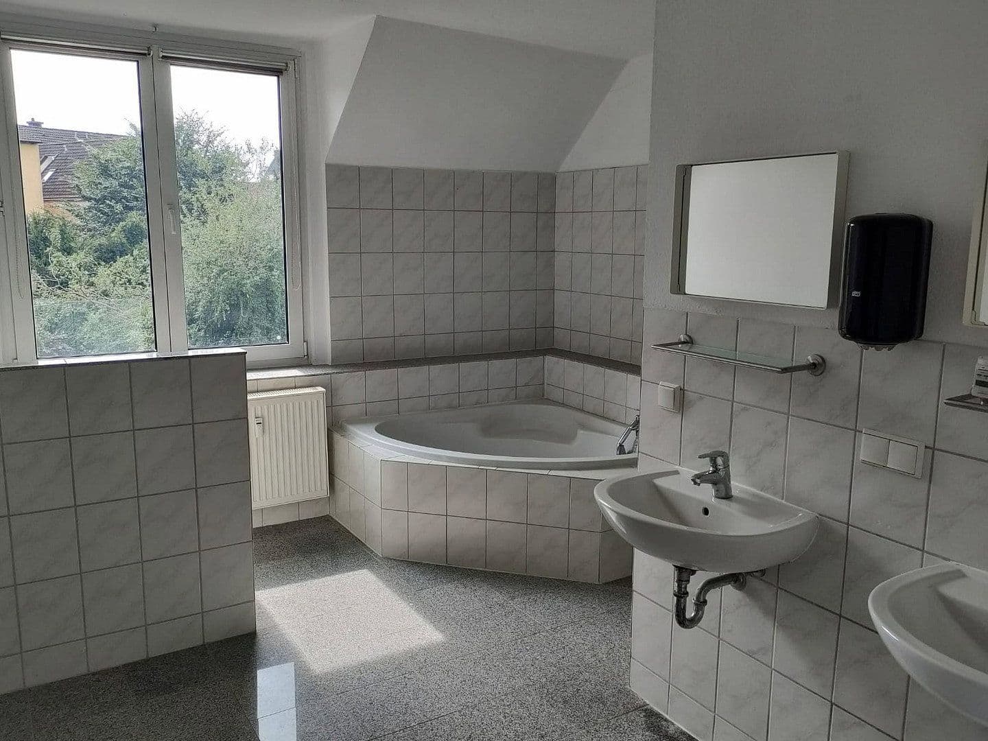 Prenájom bytu 5-izbový 144 m², Martinistr. 3, Osnabrück, Dolné Sasko Prenájom bytu 5-izbový 144 m², Martinistr. 3, Osnabrück, Dolné Sasko