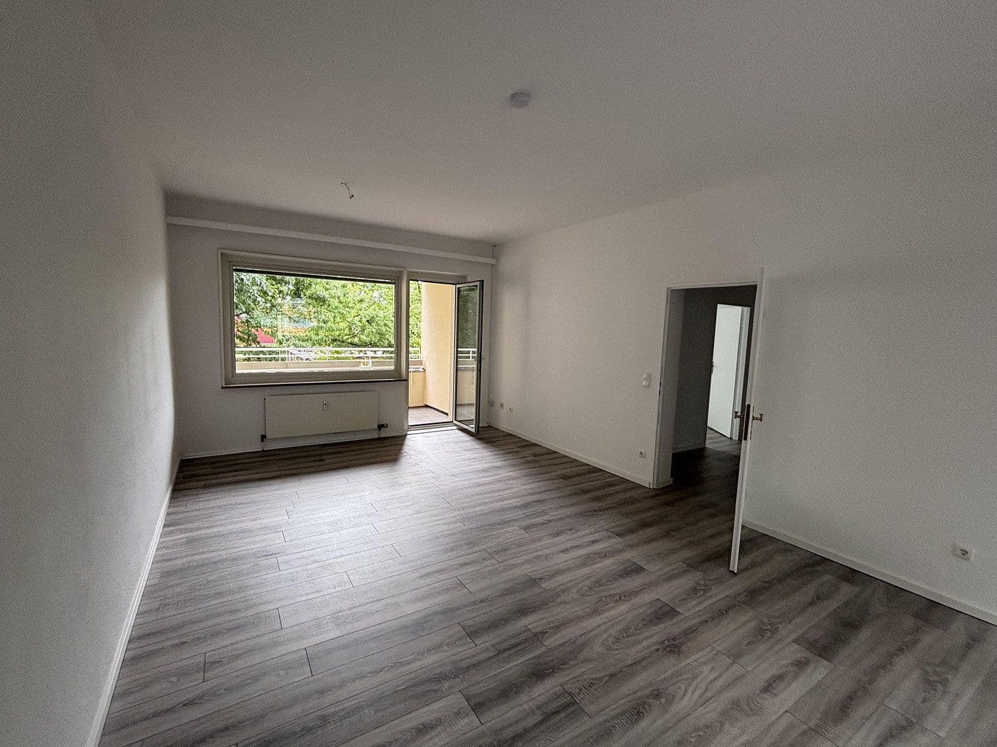 Predaj bytu 3-izbový 84 m², Berlin, Berlín Predaj bytu 3-izbový 84 m², Berlin, Berlín