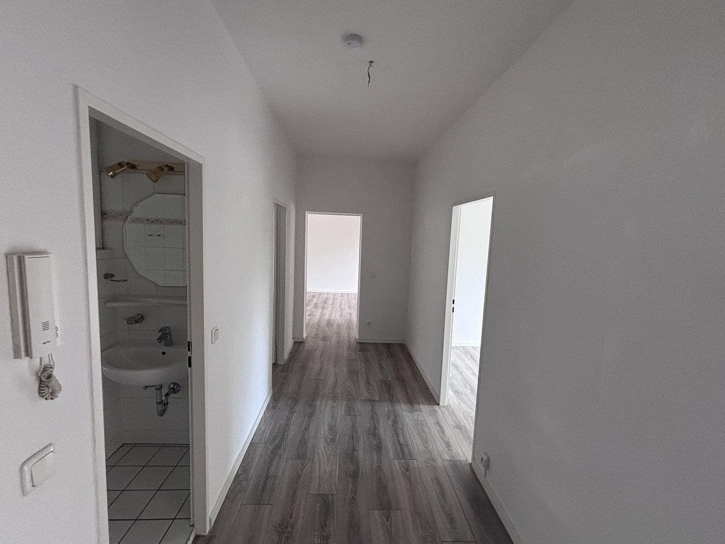 Predaj bytu 3-izbový 84 m², Berlin, Berlín Predaj bytu 3-izbový 84 m², Berlin, Berlín