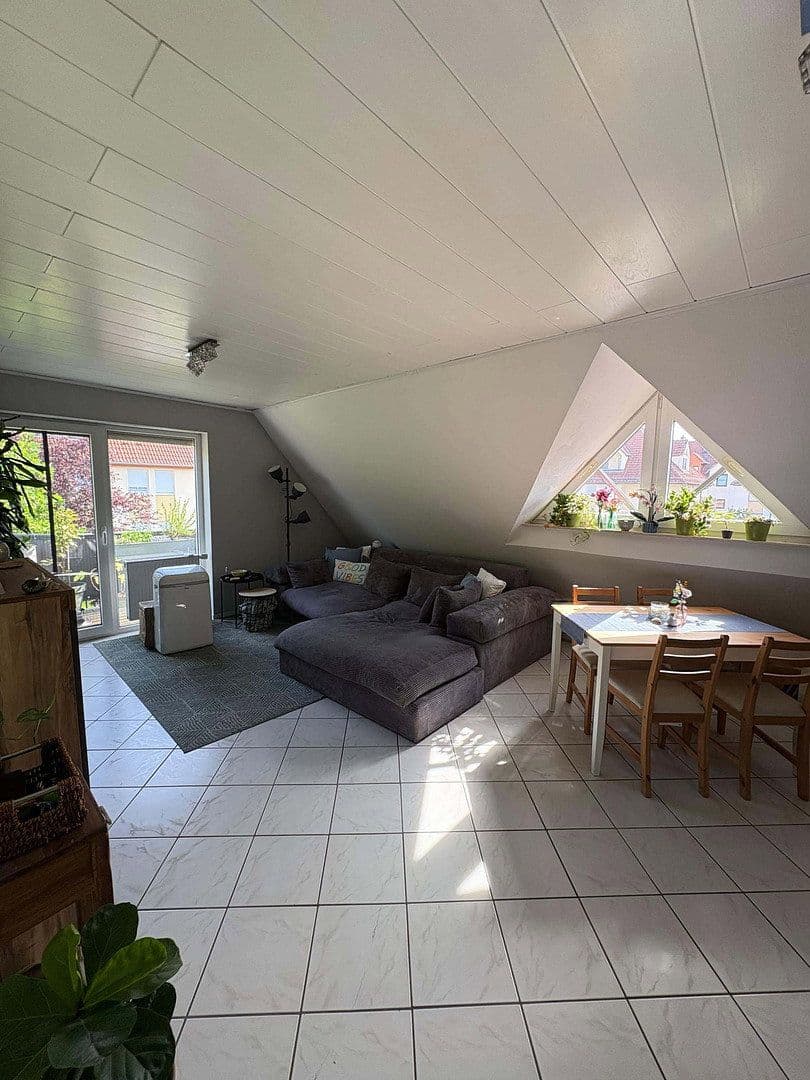 Prenájom bytu 3-izbový 60 m², Lampertheim, Hesensko Prenájom bytu 3-izbový 60 m², Lampertheim, Hesensko