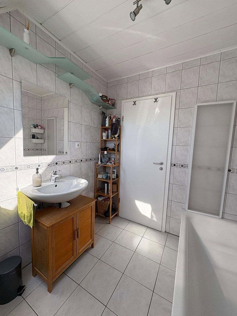 Prenájom bytu 3-izbový 60 m², Lampertheim, Hesensko Prenájom bytu 3-izbový 60 m², Lampertheim, Hesensko
