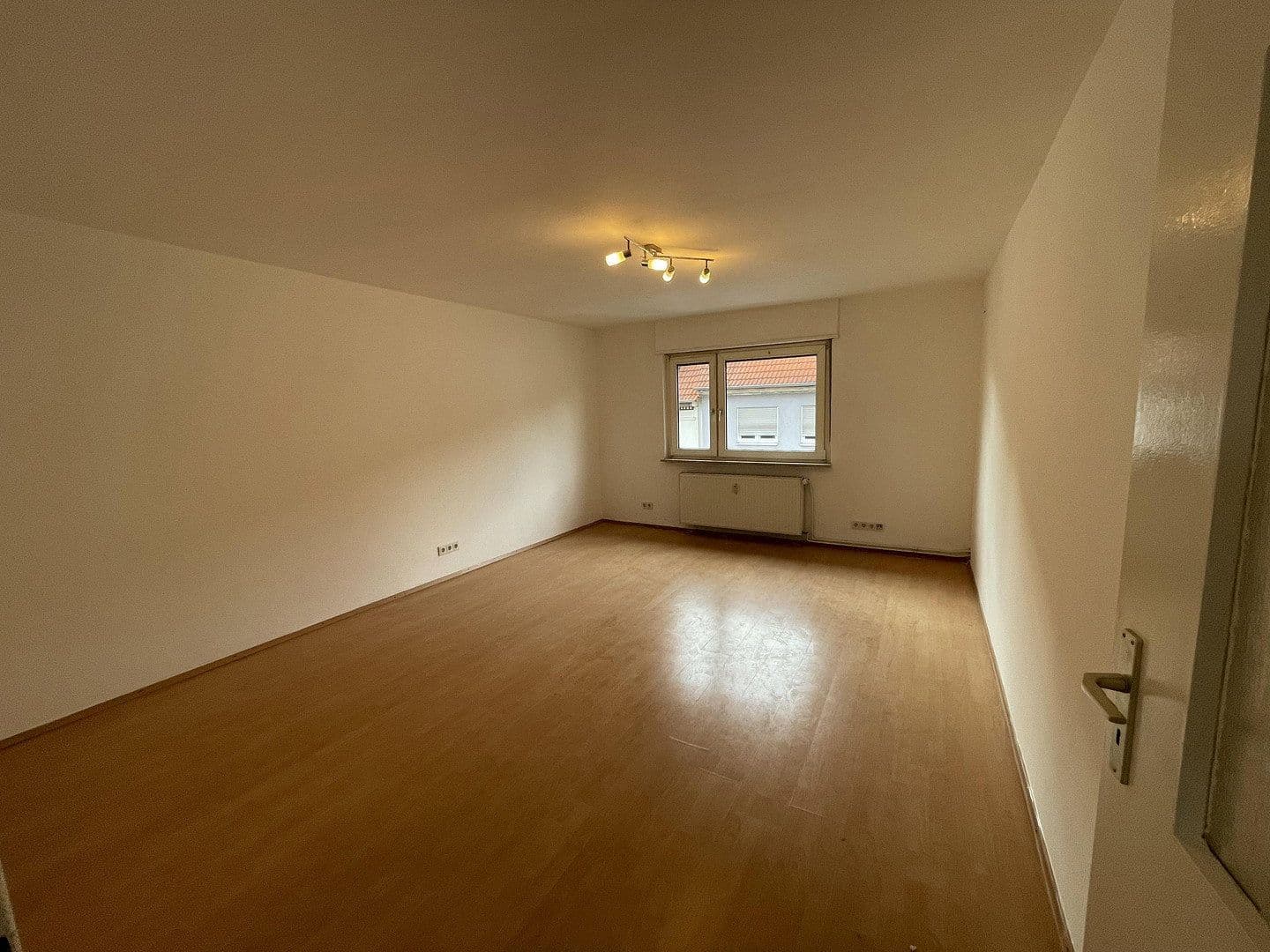 Prenájom bytu 2-izbový 54 m², Bürgermeister-Fuchs-Straße 24-26, Mannheim, Bádensko-Wurttembersko Prenájom bytu 2-izbový 54 m², Bürgermeister-Fuchs-Straße 24-26, Mannheim, Bádensko-Wurttembersko