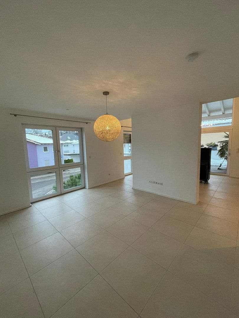 Prenájom domu 295 m², pozemok 600 m², Weilerbach, Porýnie-Falcko Prenájom domu 295 m², pozemok 600 m², Weilerbach, Porýnie-Falcko