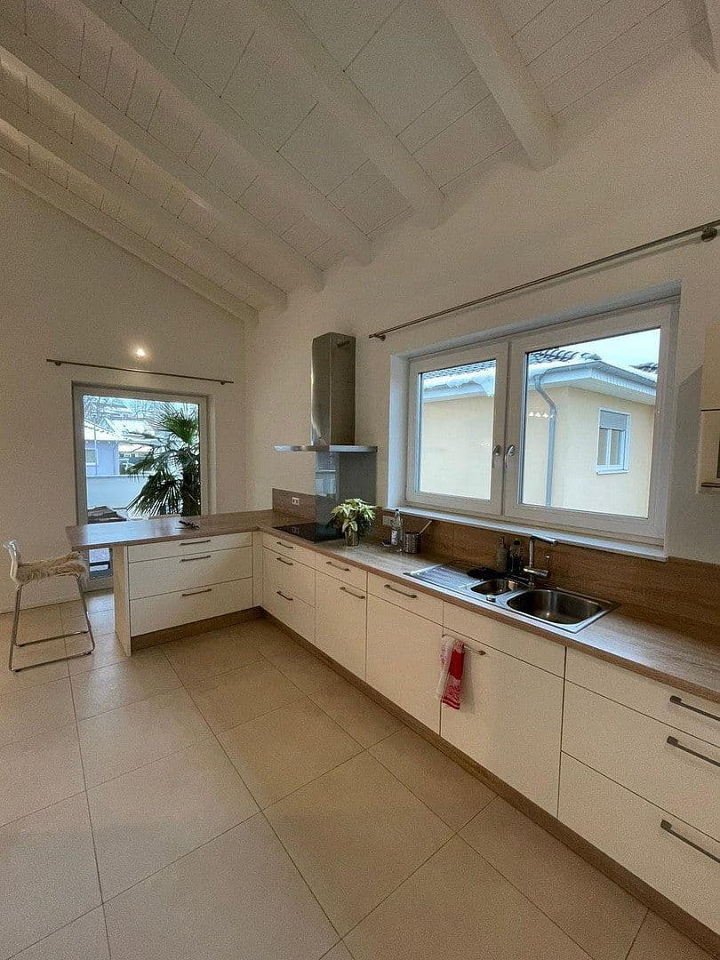 Prenájom domu 295 m², pozemok 600 m², Weilerbach, Porýnie-Falcko Prenájom domu 295 m², pozemok 600 m², Weilerbach, Porýnie-Falcko