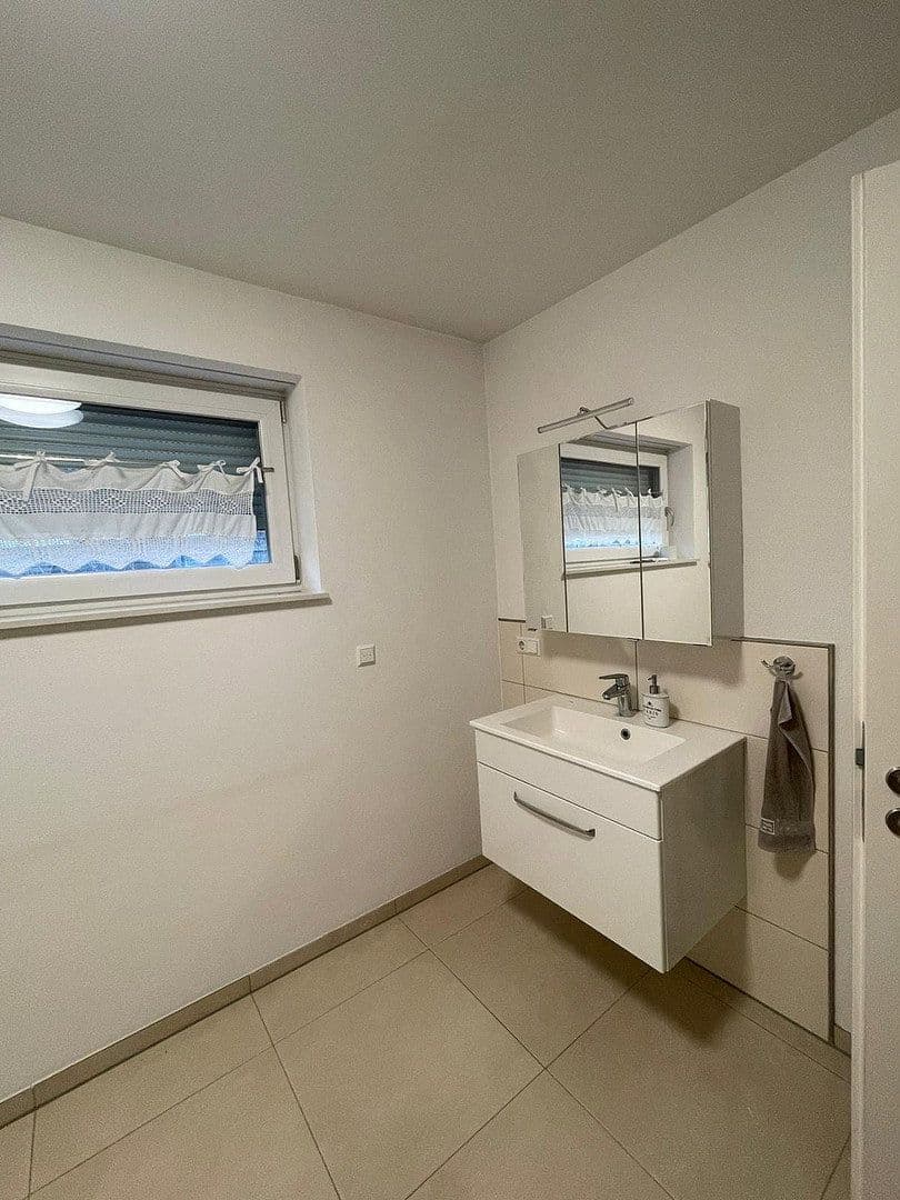 Prenájom domu 295 m², pozemok 600 m², Weilerbach, Porýnie-Falcko Prenájom domu 295 m², pozemok 600 m², Weilerbach, Porýnie-Falcko
