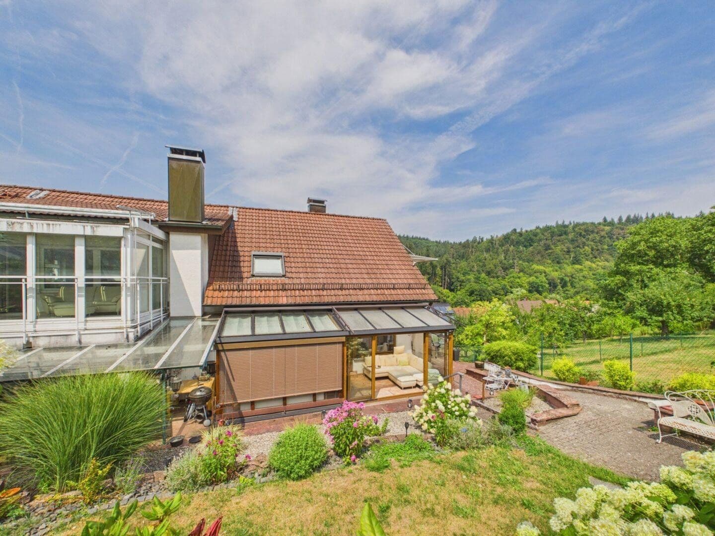 Predaj domu 286 m², pozemok 1.221 m², Pforzheim, Bádensko-Wurttembersko Predaj domu 286 m², pozemok 1.221 m², Pforzheim, Bádensko-Wurttembersko