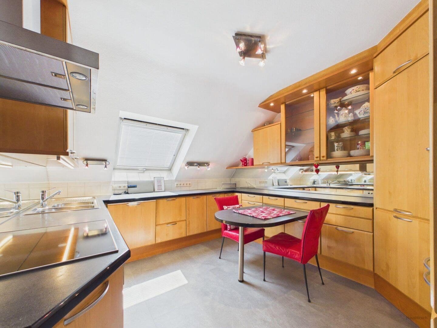 Predaj domu 286 m², pozemok 1.221 m², Pforzheim, Bádensko-Wurttembersko Predaj domu 286 m², pozemok 1.221 m², Pforzheim, Bádensko-Wurttembersko