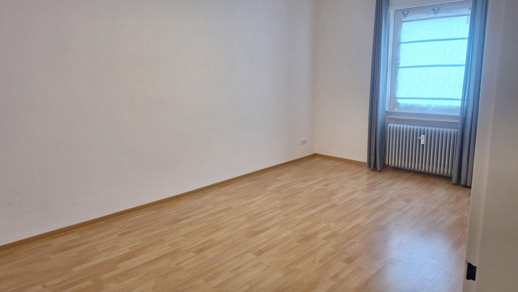 Prenájom bytu 4-izbový 107 m², Zweibrücken, Porýnie-Falcko Prenájom bytu 4-izbový 107 m², Zweibrücken, Porýnie-Falcko