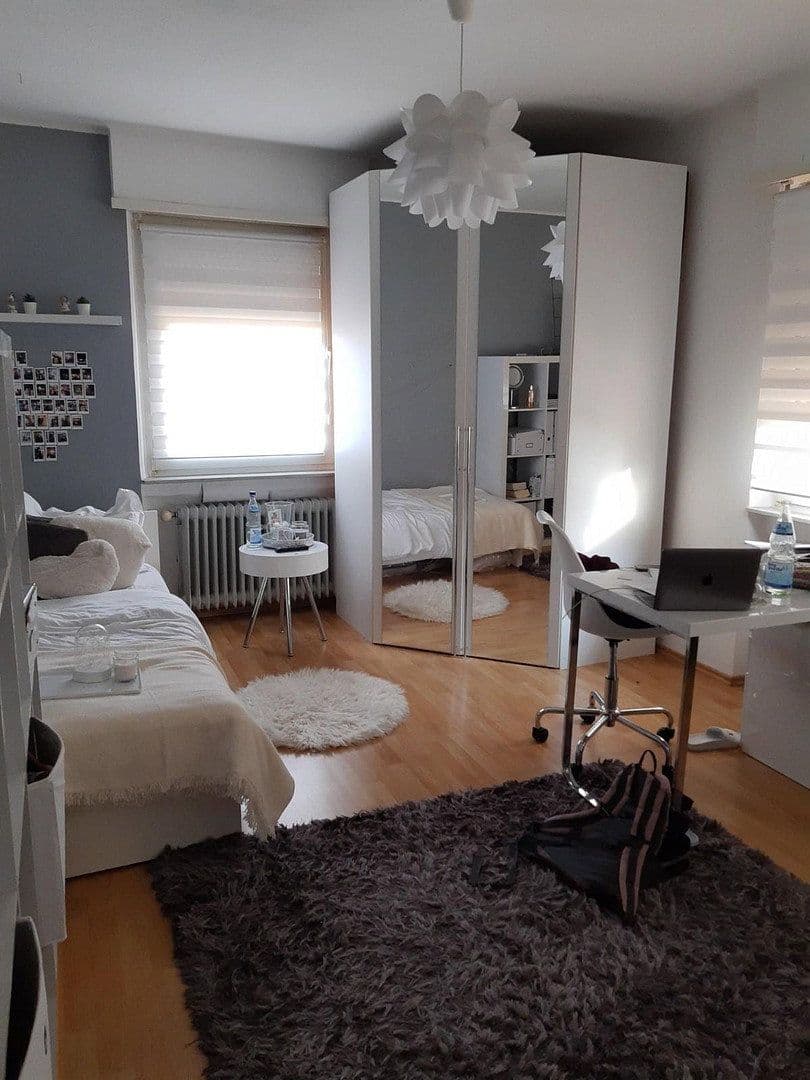 Prenájom bytu 4-izbový 107 m², Zweibrücken, Porýnie-Falcko Prenájom bytu 4-izbový 107 m², Zweibrücken, Porýnie-Falcko