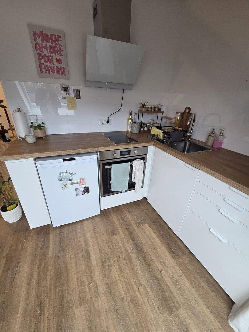 Prenájom bytu 1-izbový 38 m², Auf'm Großenfeld 19, Düsseldorf, Severné Porýnie - Westfálsko Prenájom bytu 1-izbový 38 m², Auf'm Großenfeld 19, Düsseldorf, Severné Porýnie - Westfálsko