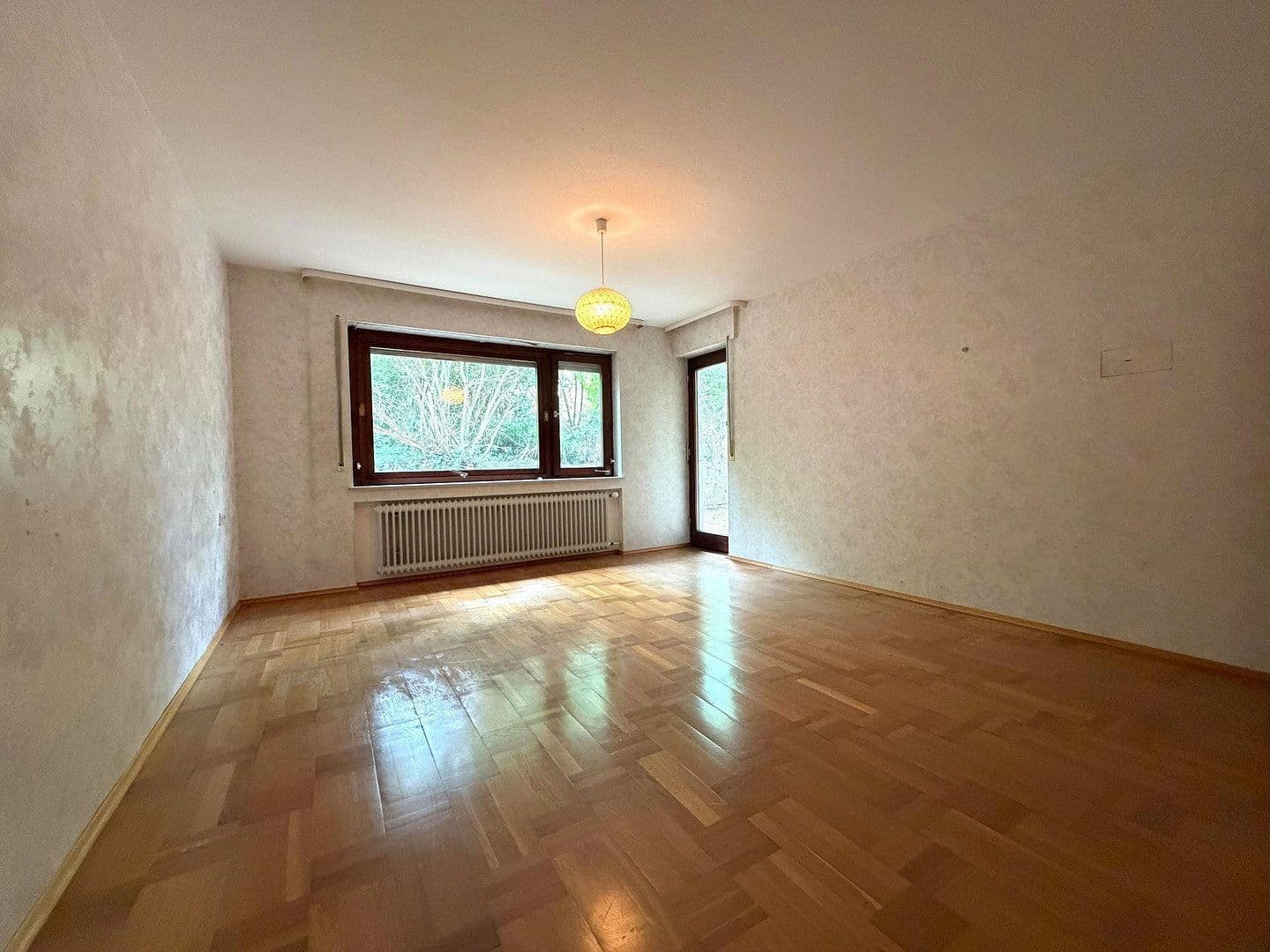Predaj domu 225 m², pozemok 1.001 m², Schultheiß-Jäckle-Straße 19, Loßburg, Bádensko-Wurttembersko Predaj domu 225 m², pozemok 1.001 m², Schultheiß-Jäckle-Straße 19, Loßburg, Bádensko-Wurttembersko