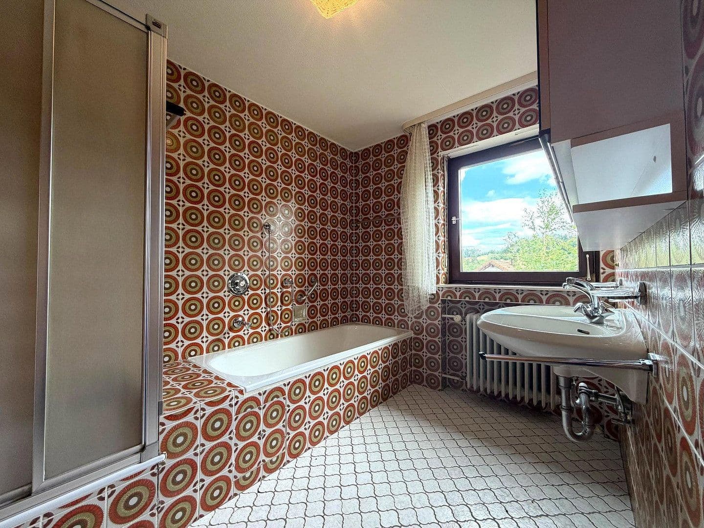 Predaj domu 225 m², pozemok 1.001 m², Schultheiß-Jäckle-Straße 19, Loßburg, Bádensko-Wurttembersko Predaj domu 225 m², pozemok 1.001 m², Schultheiß-Jäckle-Straße 19, Loßburg, Bádensko-Wurttembersko