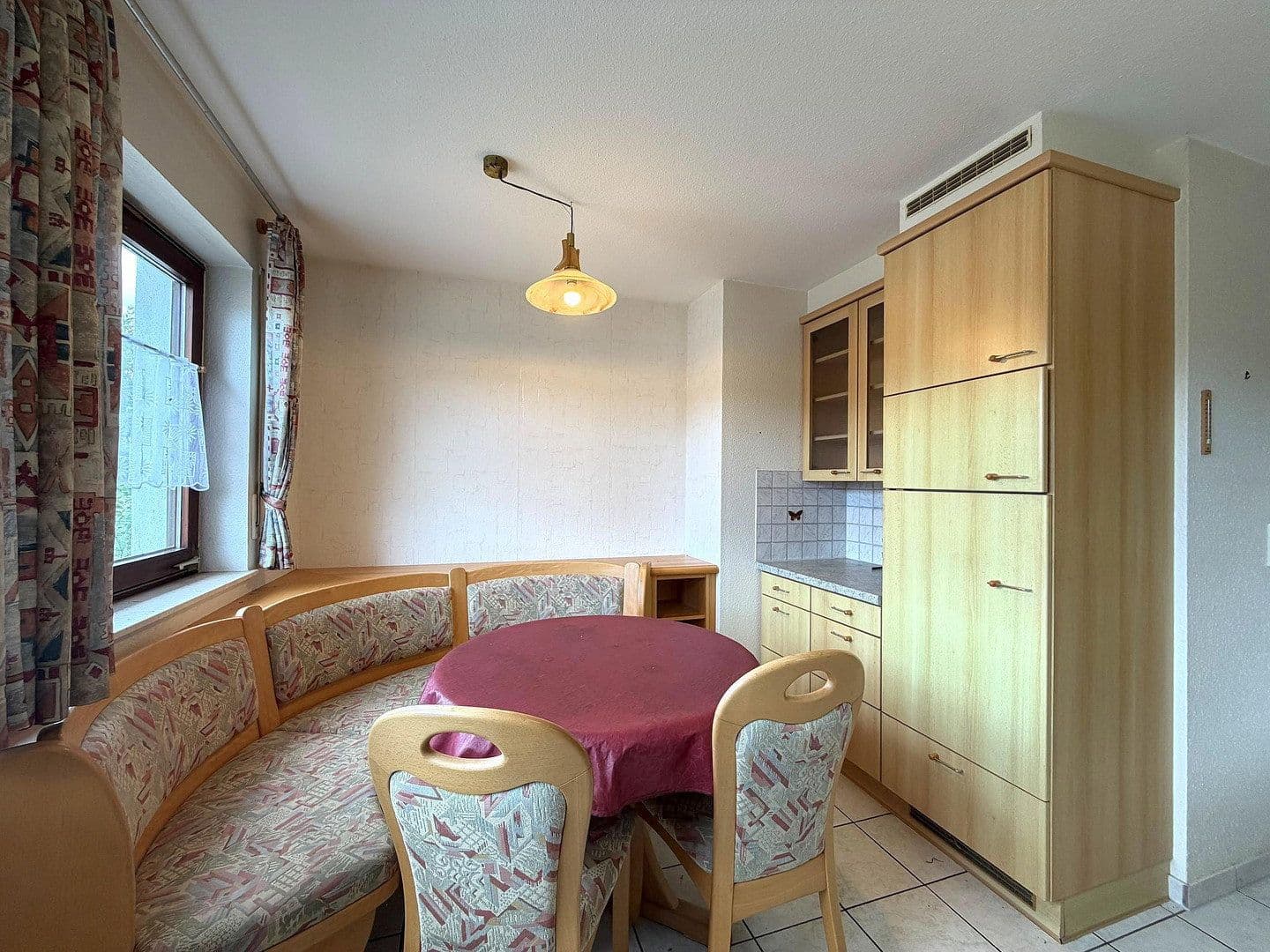 Predaj domu 225 m², pozemok 1.001 m², Schultheiß-Jäckle-Straße 19, Loßburg, Bádensko-Wurttembersko Predaj domu 225 m², pozemok 1.001 m², Schultheiß-Jäckle-Straße 19, Loßburg, Bádensko-Wurttembersko