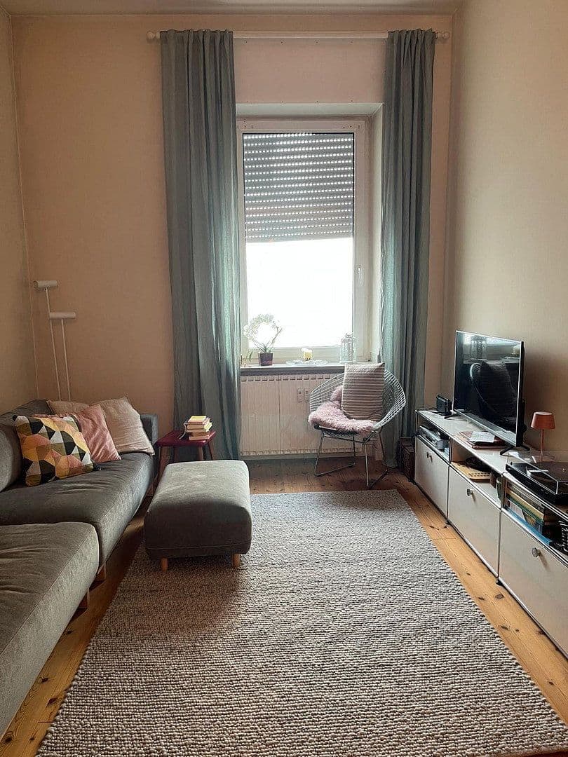 Prenájom bytu 3-izbový 90 m², König-Friedrich-Wilhelm-Str. 39, Duisburg, Severné Porýnie - Westfálsko Prenájom bytu 3-izbový 90 m², König-Friedrich-Wilhelm-Str. 39, Duisburg, Severné Porýnie - Westfálsko