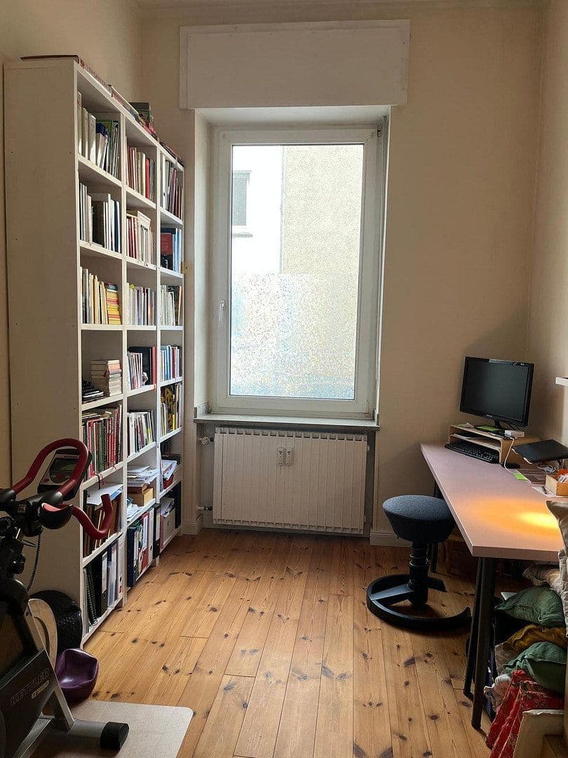 Prenájom bytu 3-izbový 90 m², König-Friedrich-Wilhelm-Str. 39, Duisburg, Severné Porýnie - Westfálsko Prenájom bytu 3-izbový 90 m², König-Friedrich-Wilhelm-Str. 39, Duisburg, Severné Porýnie - Westfálsko