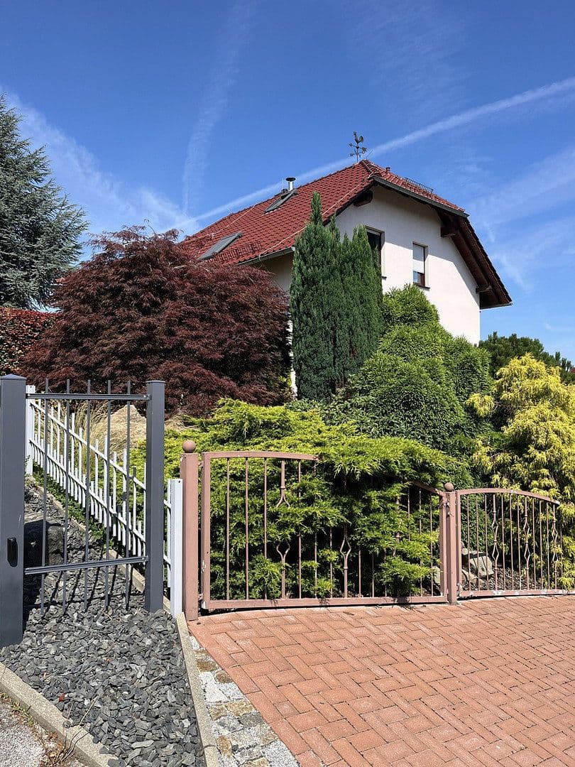 Predaj domu 140 m², pozemok 800 m², Luturmstraße 37, Heidenau, Sasko Predaj domu 140 m², pozemok 800 m², Luturmstraße 37, Heidenau, Sasko