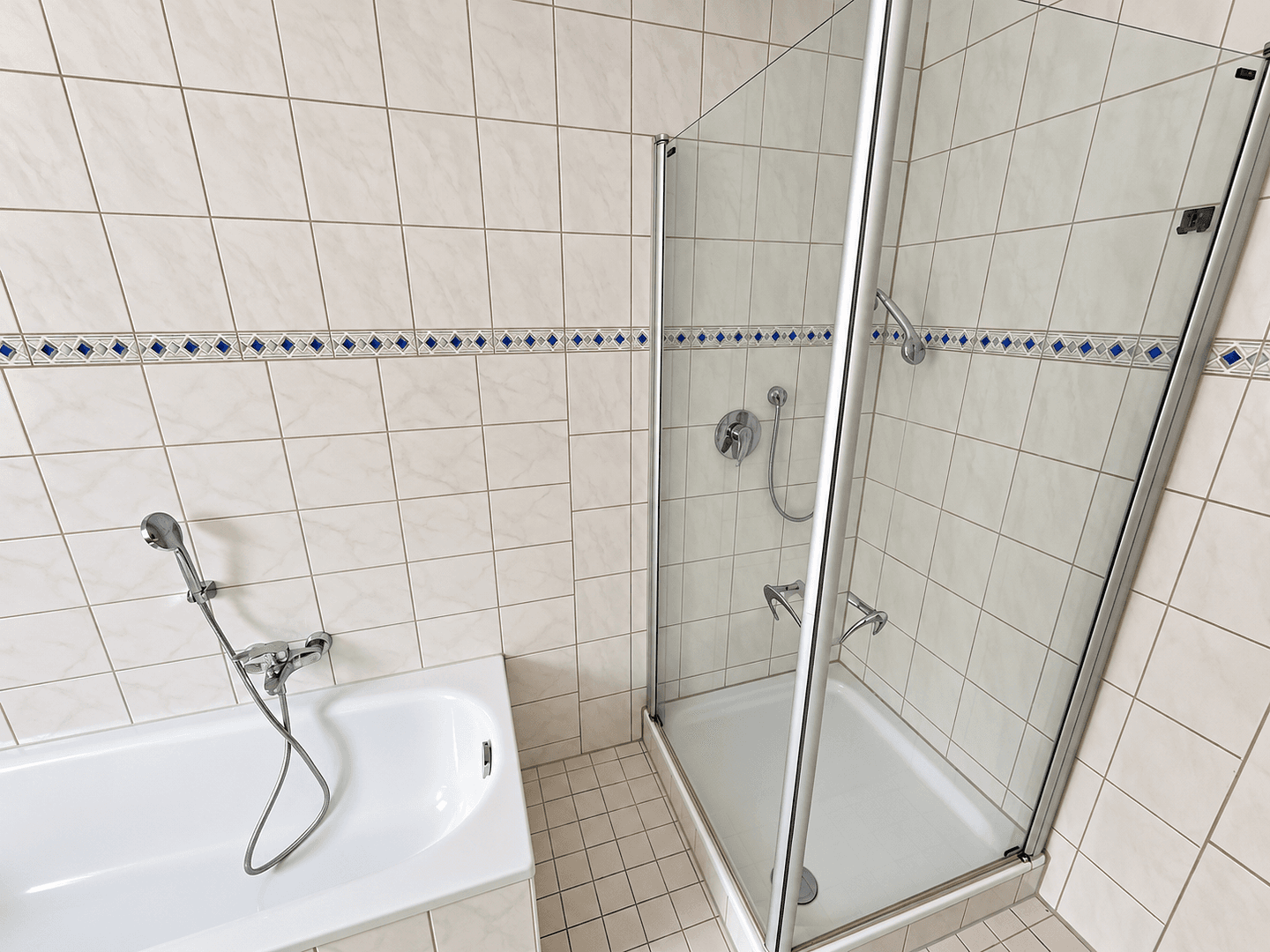 Prenájom bytu 5-izbový 105 m², Marburg, Hesensko Prenájom bytu 5-izbový 105 m², Marburg, Hesensko