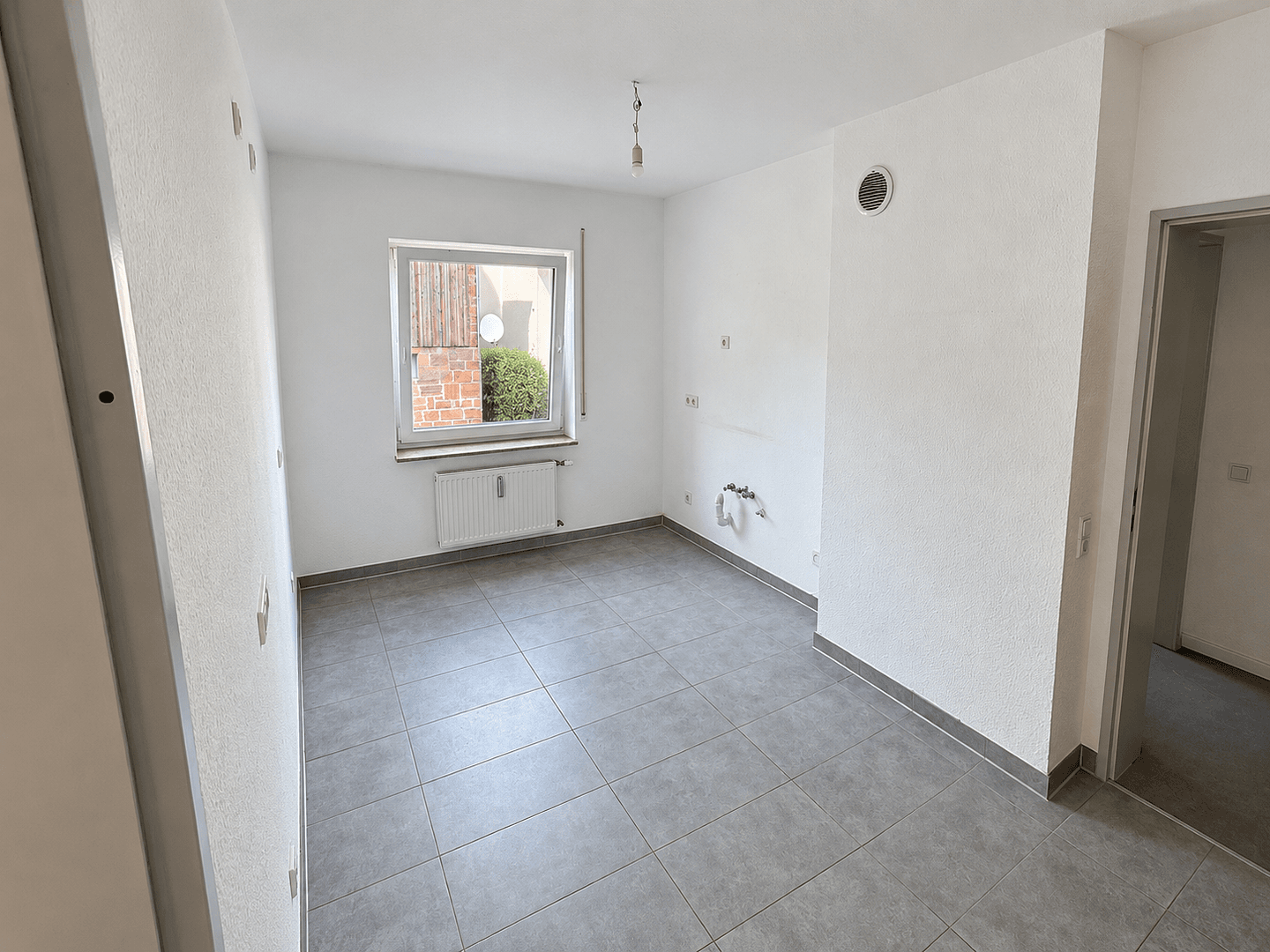 Prenájom bytu 5-izbový 105 m², Marburg, Hesensko Prenájom bytu 5-izbový 105 m², Marburg, Hesensko