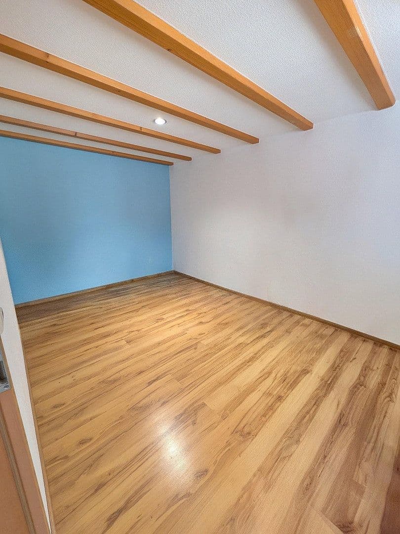 Predaj domu 131 m², pozemok 161 m², Mundelsheim, Bádensko-Wurttembersko Predaj domu 131 m², pozemok 161 m², Mundelsheim, Bádensko-Wurttembersko