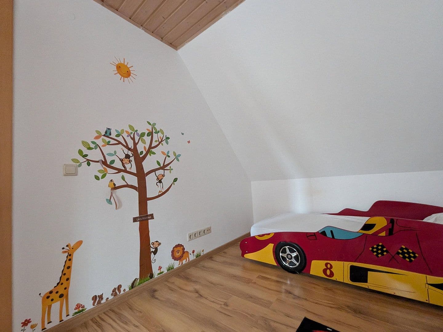 Predaj domu 131 m², pozemok 161 m², Mundelsheim, Bádensko-Wurttembersko Predaj domu 131 m², pozemok 161 m², Mundelsheim, Bádensko-Wurttembersko