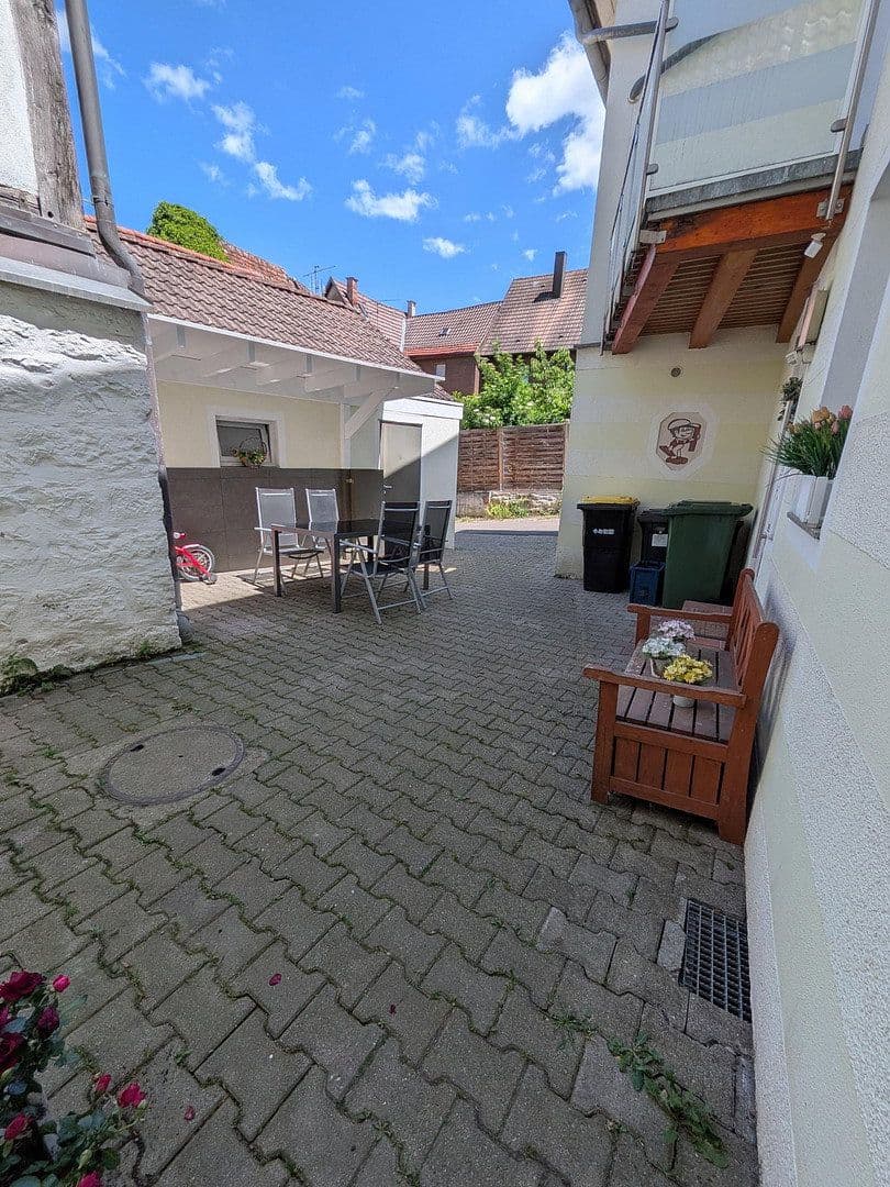 Predaj domu 131 m², pozemok 161 m², Mundelsheim, Bádensko-Wurttembersko Predaj domu 131 m², pozemok 161 m², Mundelsheim, Bádensko-Wurttembersko