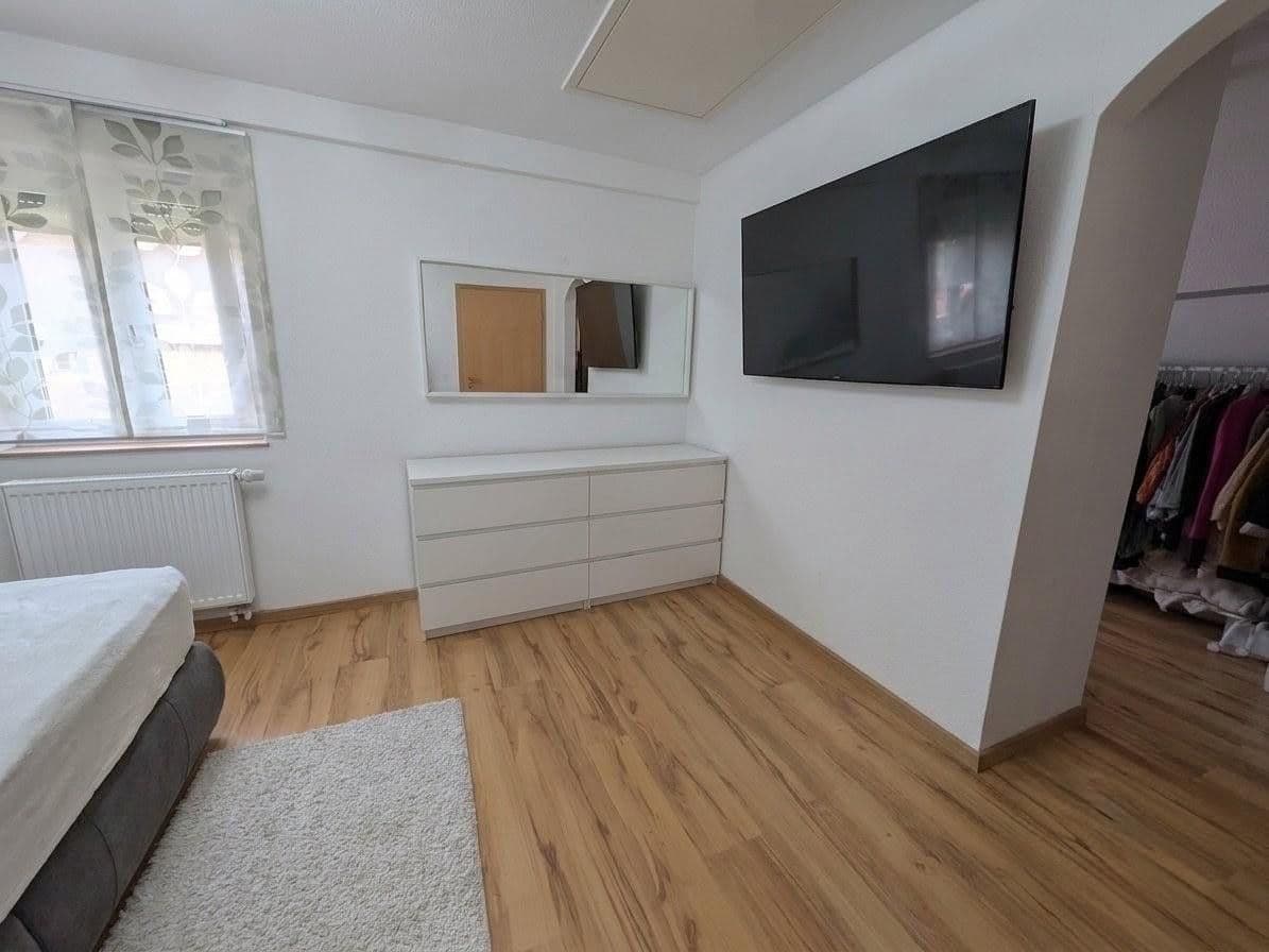 Predaj domu 131 m², pozemok 161 m², Mundelsheim, Bádensko-Wurttembersko Predaj domu 131 m², pozemok 161 m², Mundelsheim, Bádensko-Wurttembersko