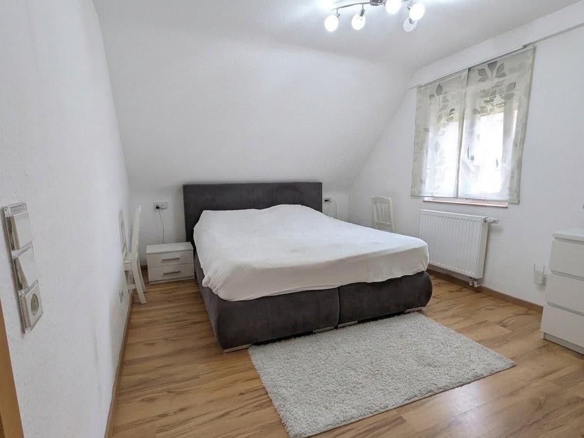 Predaj domu 131 m², pozemok 161 m², Mundelsheim, Bádensko-Wurttembersko Predaj domu 131 m², pozemok 161 m², Mundelsheim, Bádensko-Wurttembersko