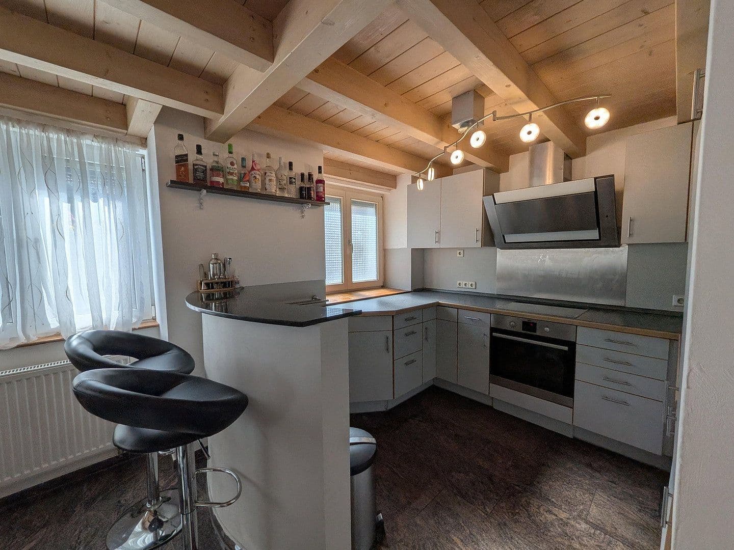 Predaj domu 131 m², pozemok 161 m², Mundelsheim, Bádensko-Wurttembersko Predaj domu 131 m², pozemok 161 m², Mundelsheim, Bádensko-Wurttembersko
