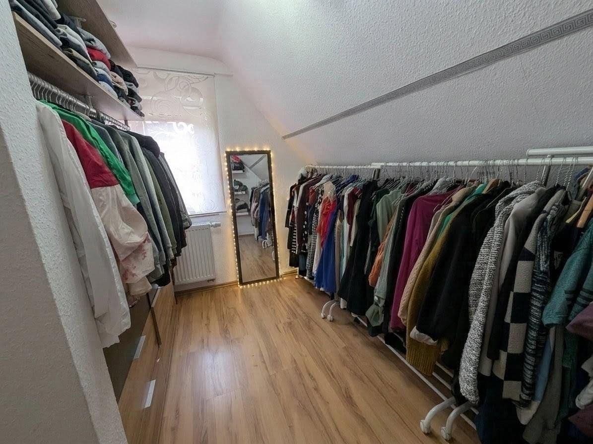 Predaj domu 131 m², pozemok 161 m², Mundelsheim, Bádensko-Wurttembersko Predaj domu 131 m², pozemok 161 m², Mundelsheim, Bádensko-Wurttembersko