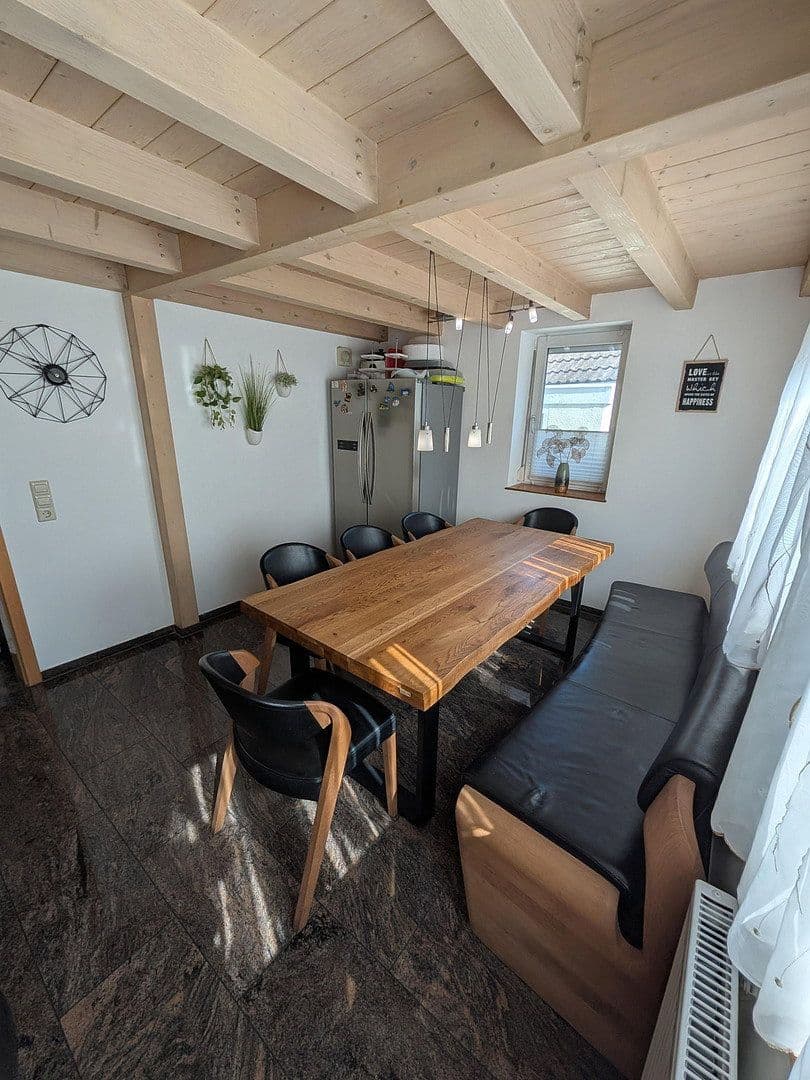 Predaj domu 131 m², pozemok 161 m², Mundelsheim, Bádensko-Wurttembersko Predaj domu 131 m², pozemok 161 m², Mundelsheim, Bádensko-Wurttembersko