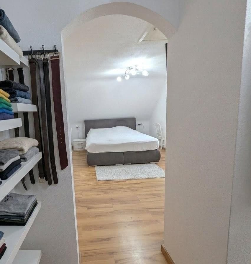 Predaj domu 131 m², pozemok 161 m², Mundelsheim, Bádensko-Wurttembersko Predaj domu 131 m², pozemok 161 m², Mundelsheim, Bádensko-Wurttembersko