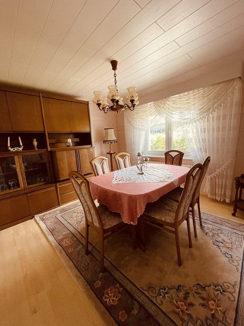 Predaj domu 154 m², pozemok 875 m², Heringen (Werra), Hesensko Predaj domu 154 m², pozemok 875 m², Heringen (Werra), Hesensko