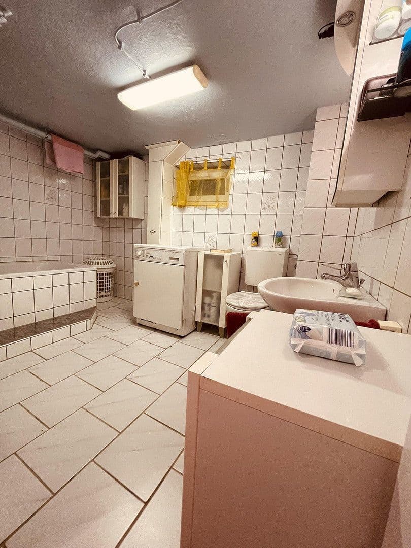 Predaj domu 154 m², pozemok 875 m², Heringen (Werra), Hesensko Predaj domu 154 m², pozemok 875 m², Heringen (Werra), Hesensko