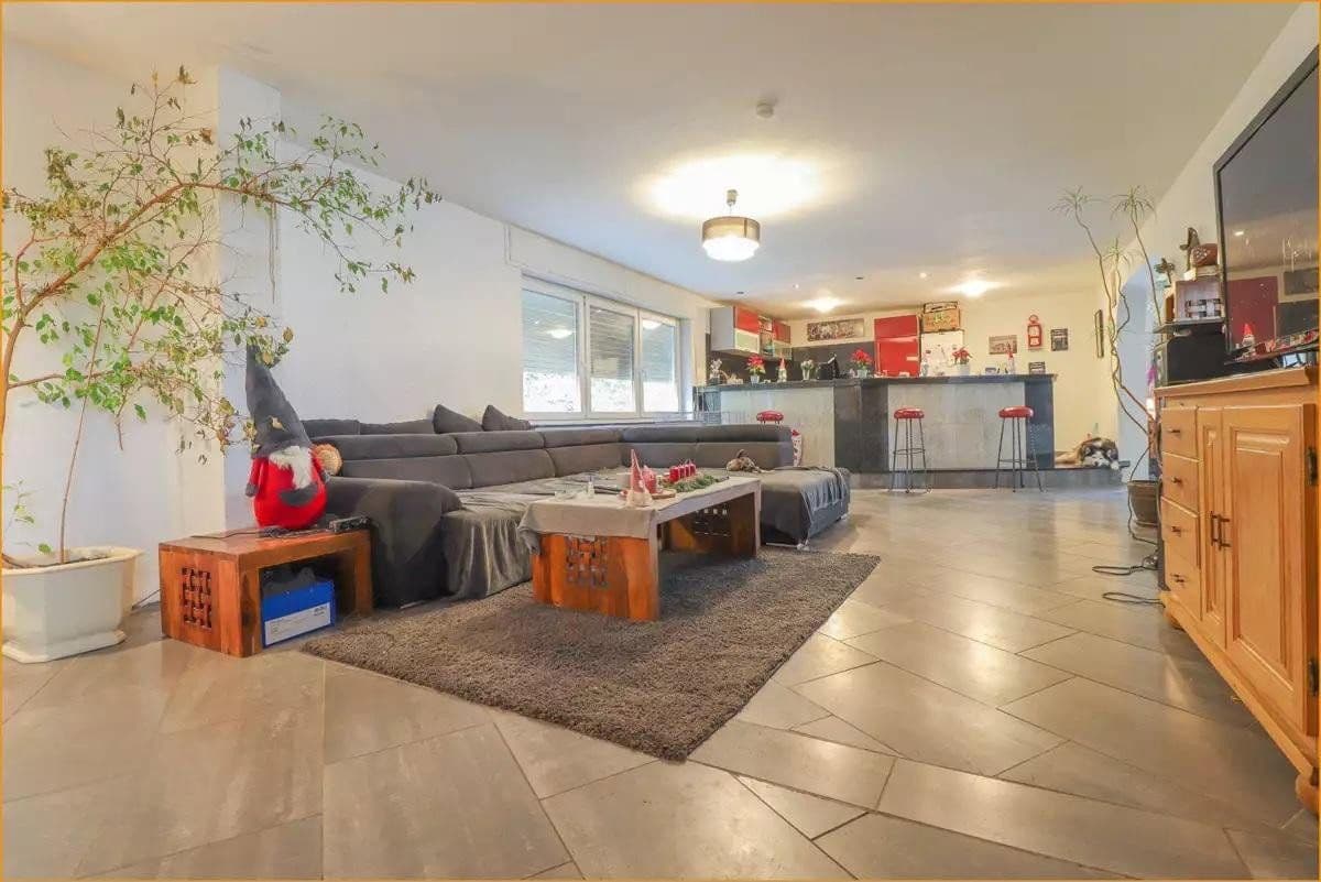 Predaj domu 467 m², pozemok 1.113 m², Zum Backofen.2, Stolberg, Severné Porýnie - Westfálsko Predaj domu 467 m², pozemok 1.113 m², Zum Backofen.2, Stolberg, Severné Porýnie - Westfálsko