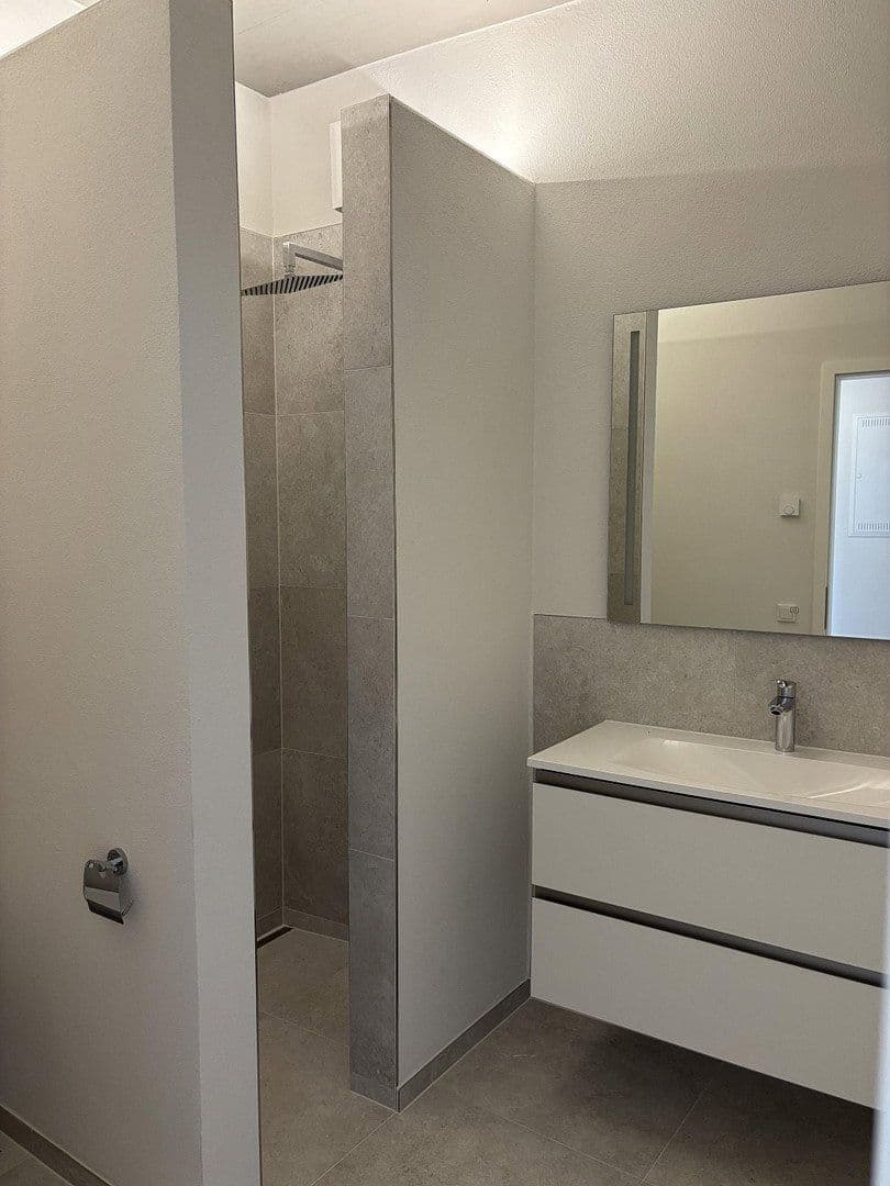 Prenájom bytu 2-izbový 82 m², Moselstraße 6, Osann-Monzel, Porýnie-Falcko Prenájom bytu 2-izbový 82 m², Moselstraße 6, Osann-Monzel, Porýnie-Falcko