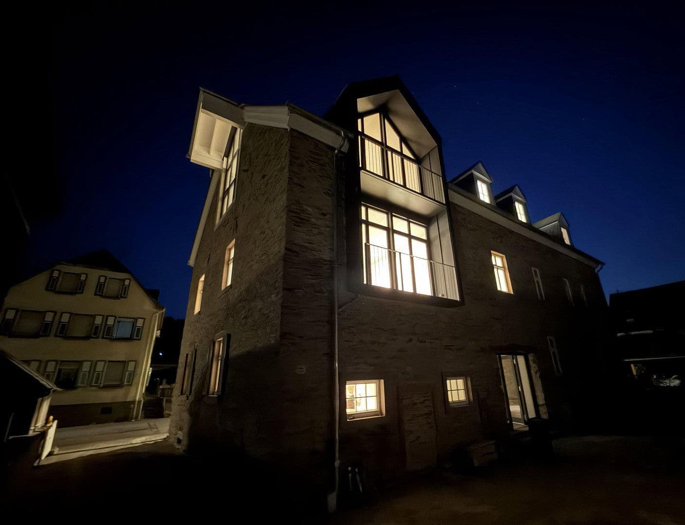 Prenájom bytu 2-izbový 82 m², Moselstraße 6, Osann-Monzel, Porýnie-Falcko Prenájom bytu 2-izbový 82 m², Moselstraße 6, Osann-Monzel, Porýnie-Falcko