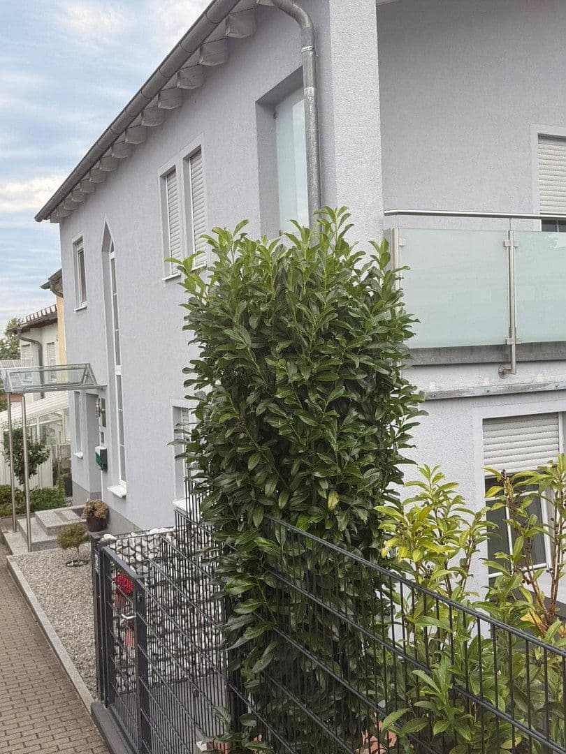 Predaj domu 200 m², pozemok 375 m², Brunnweg 12, Obertraubling, Bavorsko Predaj domu 200 m², pozemok 375 m², Brunnweg 12, Obertraubling, Bavorsko