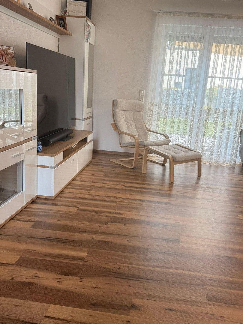 Predaj domu 200 m², pozemok 375 m², Brunnweg 12, Obertraubling, Bavorsko Predaj domu 200 m², pozemok 375 m², Brunnweg 12, Obertraubling, Bavorsko