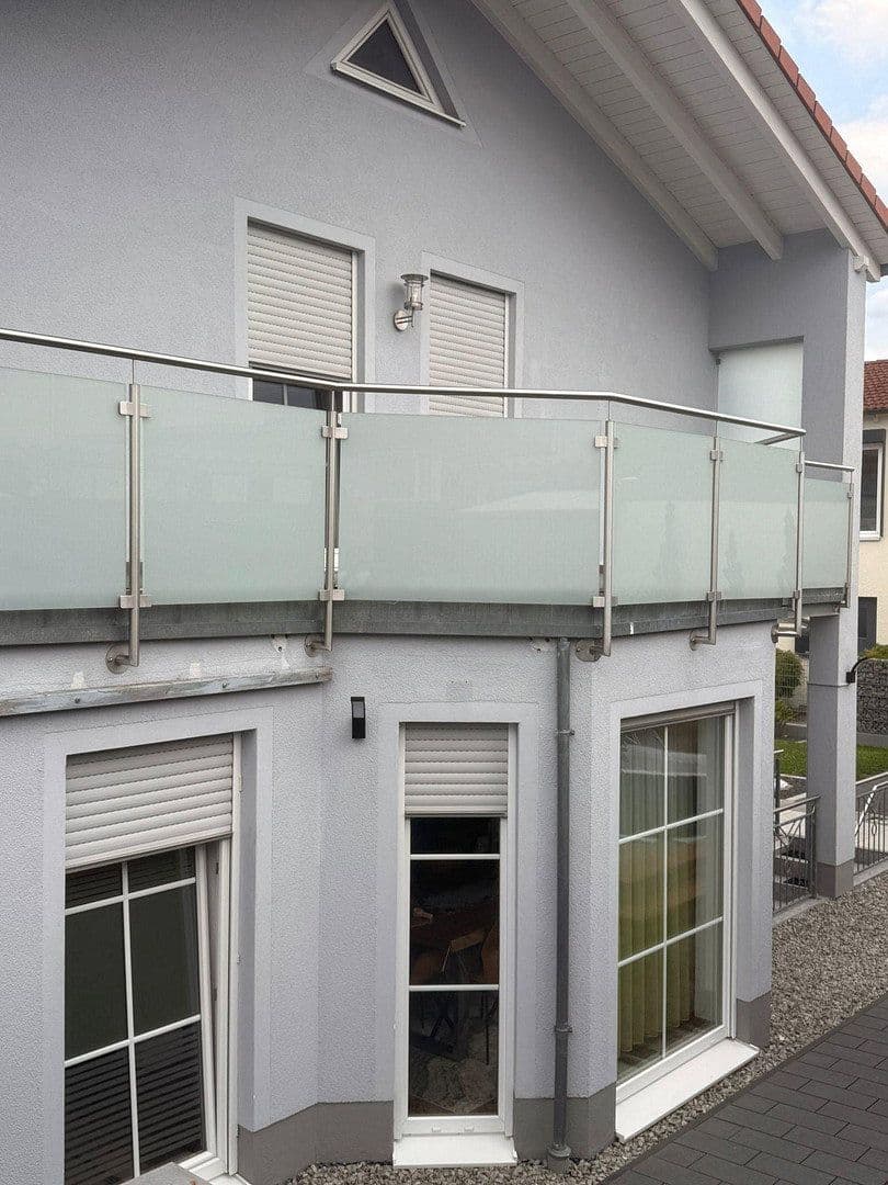 Predaj domu 200 m², pozemok 375 m², Brunnweg 12, Obertraubling, Bavorsko Predaj domu 200 m², pozemok 375 m², Brunnweg 12, Obertraubling, Bavorsko