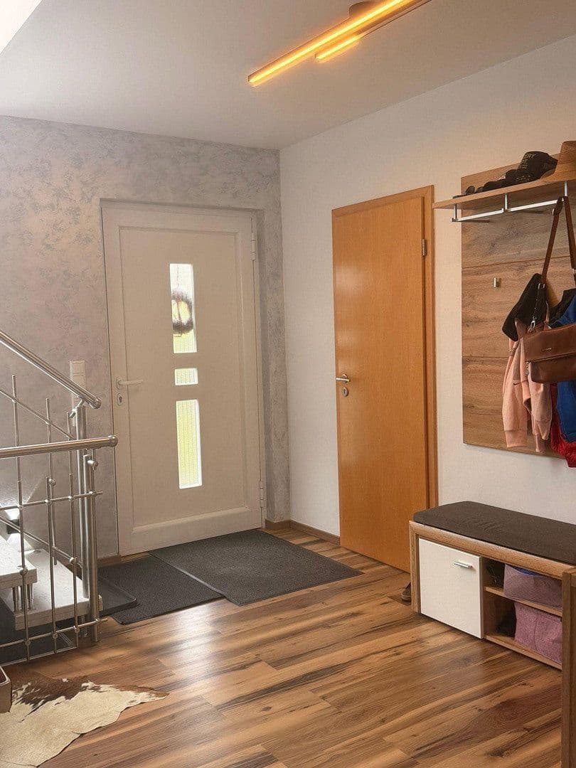 Predaj domu 200 m², pozemok 375 m², Brunnweg 12, Obertraubling, Bavorsko Predaj domu 200 m², pozemok 375 m², Brunnweg 12, Obertraubling, Bavorsko