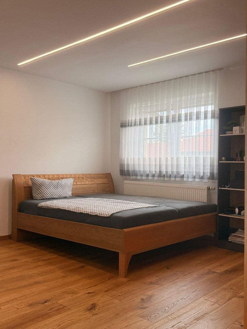 Predaj domu 200 m², pozemok 375 m², Brunnweg 12, Obertraubling, Bavorsko Predaj domu 200 m², pozemok 375 m², Brunnweg 12, Obertraubling, Bavorsko