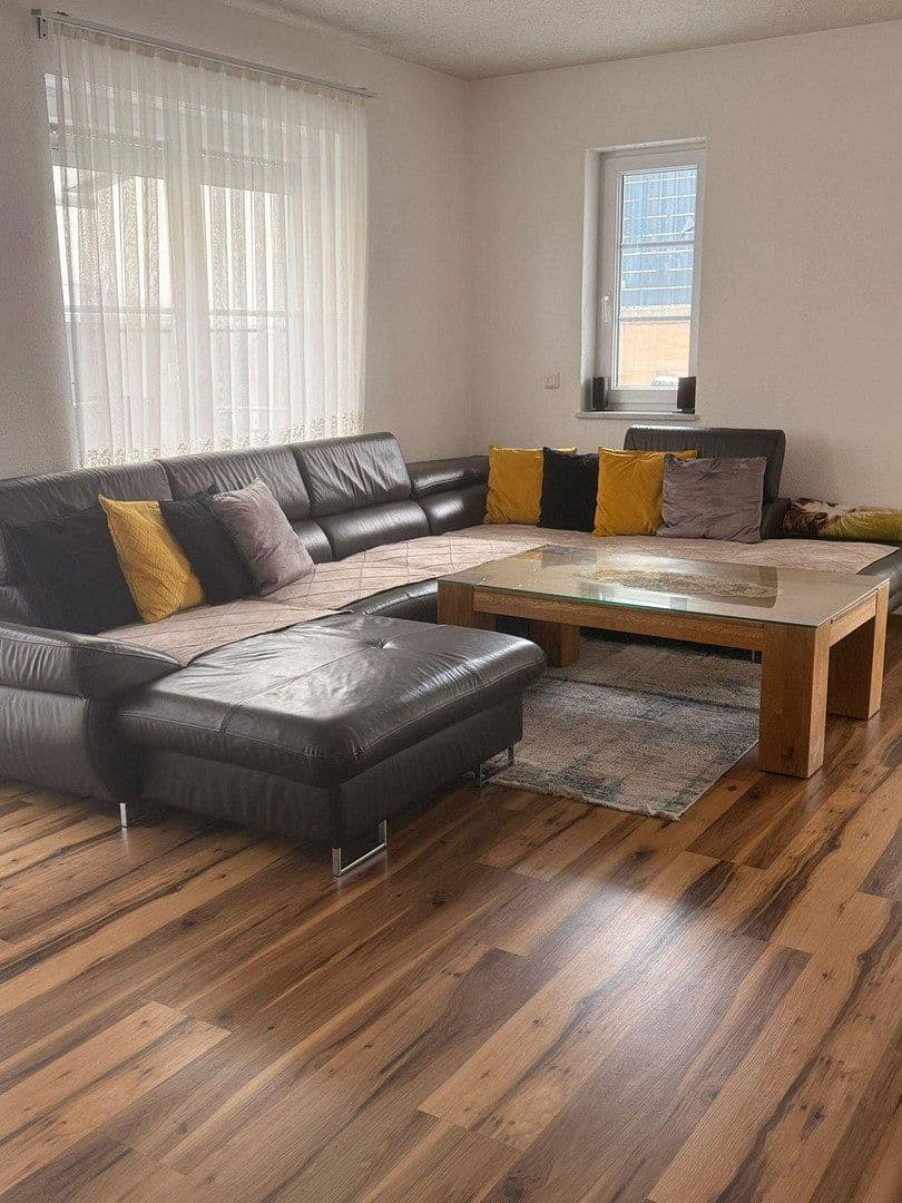 Predaj domu 200 m², pozemok 375 m², Brunnweg 12, Obertraubling, Bavorsko Predaj domu 200 m², pozemok 375 m², Brunnweg 12, Obertraubling, Bavorsko