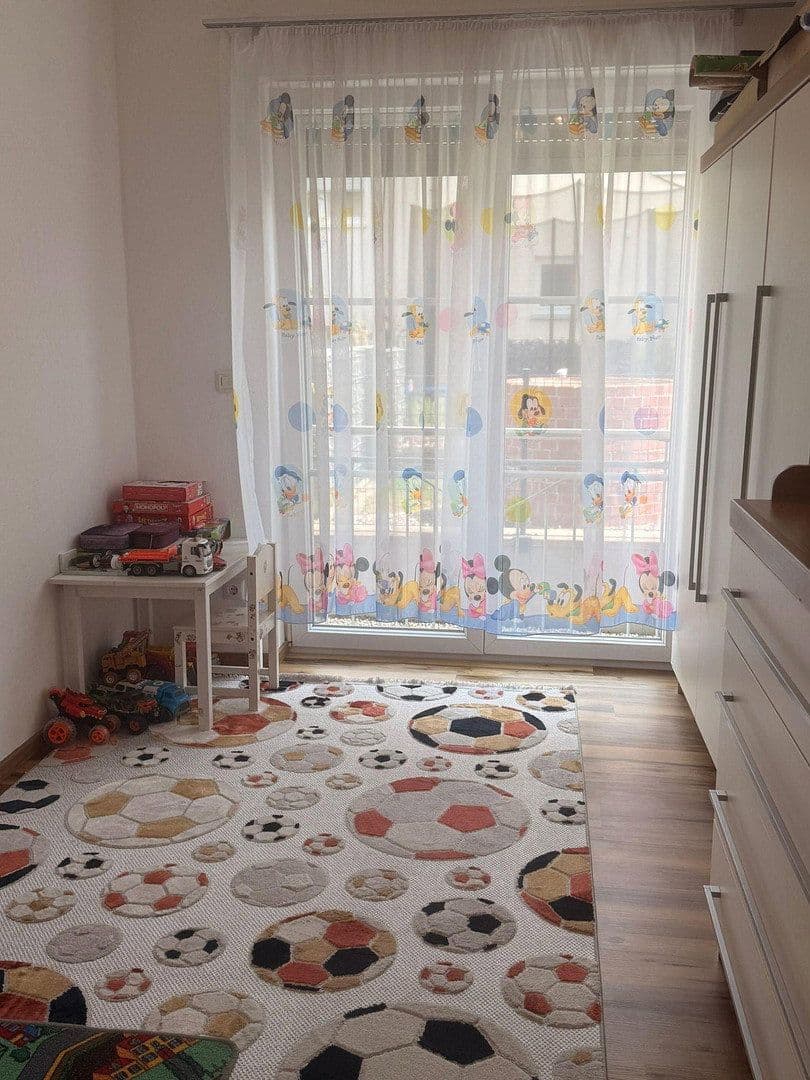 Predaj domu 200 m², pozemok 375 m², Brunnweg 12, Obertraubling, Bavorsko Predaj domu 200 m², pozemok 375 m², Brunnweg 12, Obertraubling, Bavorsko